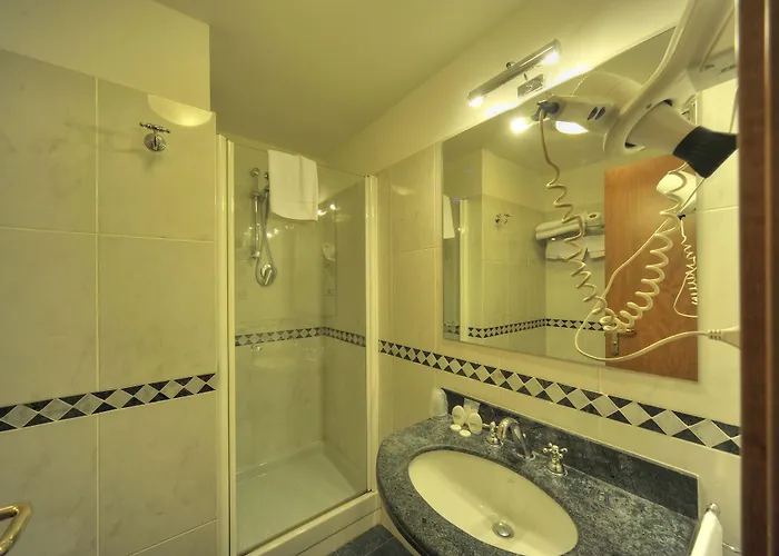 Aurora Garden Hotel 3*